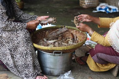 Karşılıklı işbirliği, keçi eti işleme