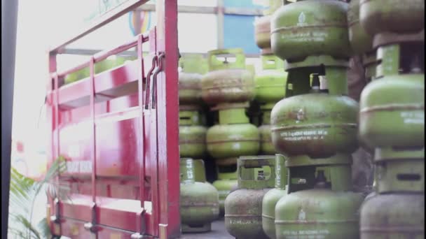 Liquefied Petroleum Gas Lpg Distributes Bases Household Use — Stock Video