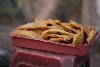 Tempe börekleri yol kenarında satılır. Yolculuğa eşlik ederken çok lezzetlidir..