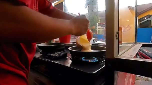 Coloque Mistura Teflon Para Fazer Doce Martabak Terang Bulan — Vídeo de Stock