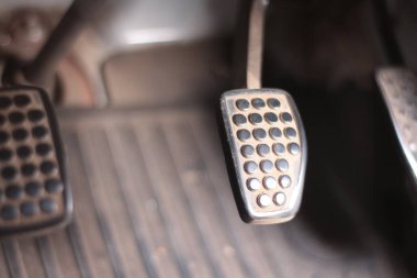 kişisel pedal arabaları; debriyaj, fren ve ivmelendirici