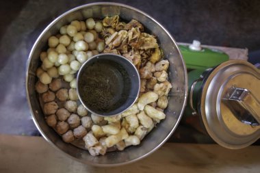 The photo shows the Bakso Cuanki from above, it looks full clipart