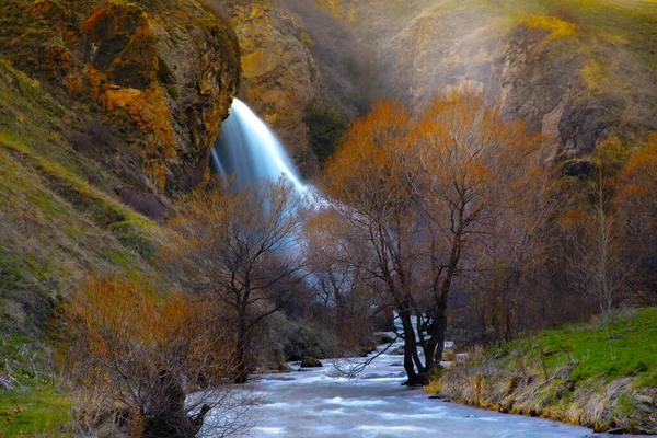 Річка Водоспад Горах Вірменії — стокове фото