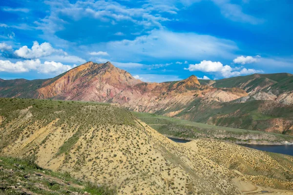 Azat Reservoir Med Vackra Berg Himlen — Stockfoto