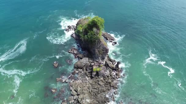 Beach View Beautiful Cliff Waves Trees Karang Agung Beach Kebumen — Stock Video