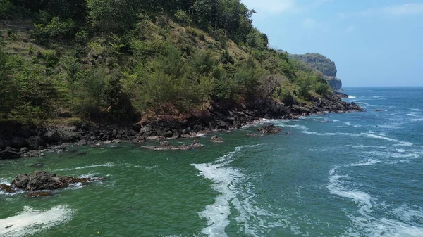 Drone View Beleza Praia Com Falésias Ondas Árvores Praia Karang — Fotografia de Stock
