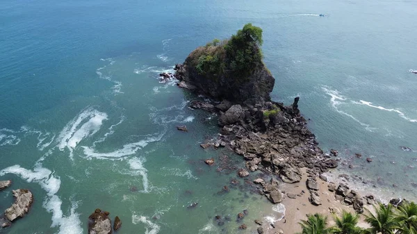 Drone View Beleza Praia Com Falésias Ondas Árvores Praia Karang — Fotografia de Stock