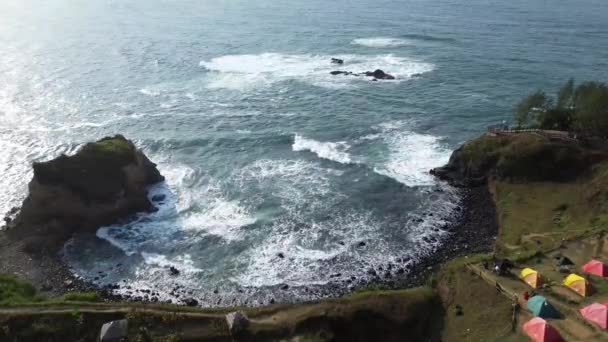 Drone Uitzicht Schoonheid Van Koraalrotsen Kalme Golven Van Zee Aan — Stockvideo