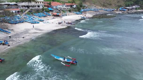 Пляж Menganti Beach Kebumen Central Java Indonesia Белым Песком Спокойными — стоковое видео