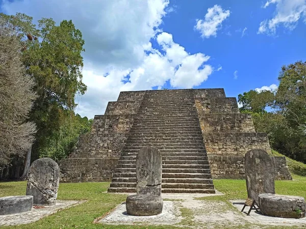 Древнее Великолепие Изучение Чарующего Храма Стелы Тикале Гватемала — стоковое фото
