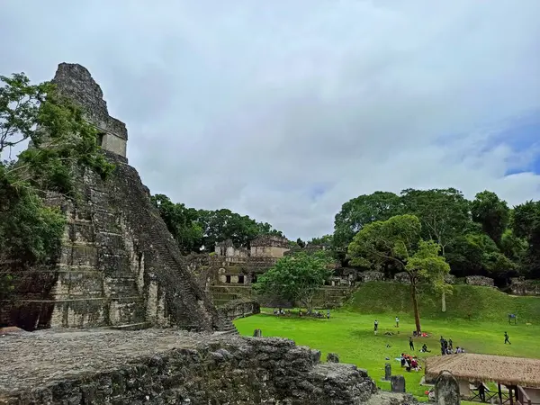 Büyük Jaguar Piramidi: Tikal Peten 'in Tarihinin Görkemli Simgesi, Guatemala