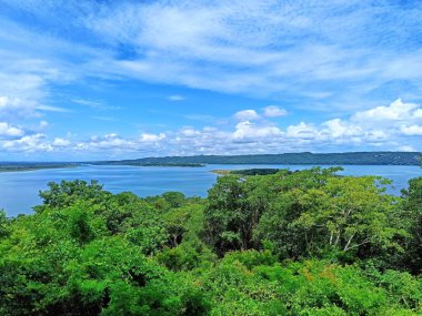 San Miguel 'den Peten Itza Gölü Manzarası, Peten, Guatemala