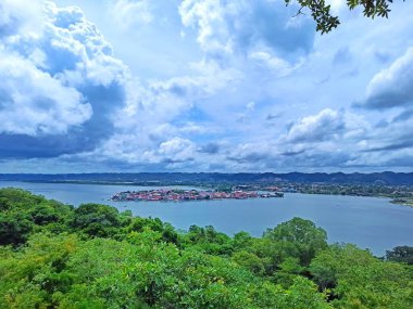 Peten, Guatemala 'da San Miguel' den Flores Adası manzarası