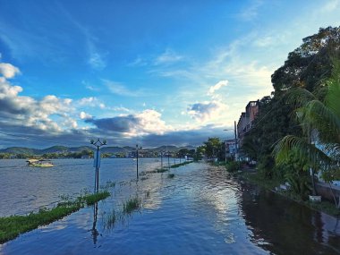 Peten Itza Gölü, Guatemala 'da Flores Peten Adası sokaklarının manzarası