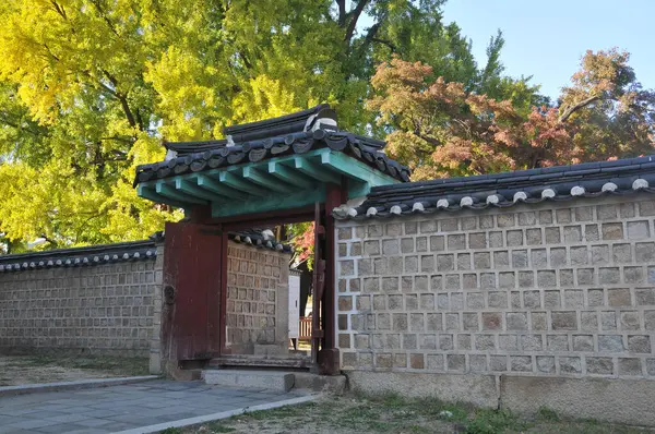 Parede Pedra Tradicional Coreana Hanok Village Com Porta Madeira Velha — Fotografia de Stock