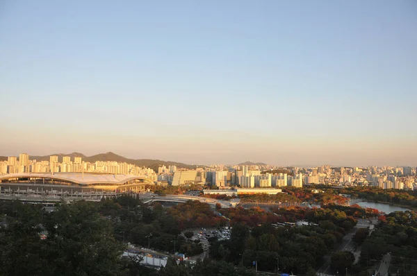 Seoul South Korea Październik Października 2022 Kolorowe Drzewa Liściaste Jesienią — Zdjęcie stockowe