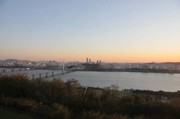 Seoul South Korea Październik 2022 Spokojna Scena Zachodu Słońca Mostem — Zdjęcie stockowe