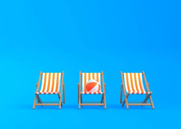 Cadeiras Praia Listradas Bola Praia Fundo Azul Conceito Férias Verão — Fotografia de Stock