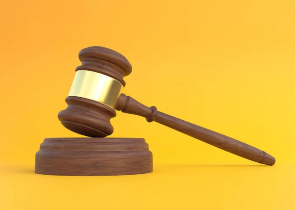 Dřevěný Soudce Kladívko Žlutém Pozadí Platba Právnické Vzdělání Přihazování Aukcích — Stock fotografie