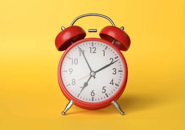 Reloj Despertador Vintage Rojo Sobre Fondo Amarillo Brillante Colores Pastel — Foto de Stock