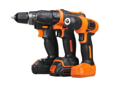 Kablosuz matkap sürücüleri beyaz arkaplanda izole edildi.