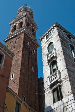 Venedik 'te farklı antik çan kuleleri