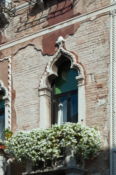 Historic Architectural Style Window Old Typical Palace Venice — Stock Photo, Image