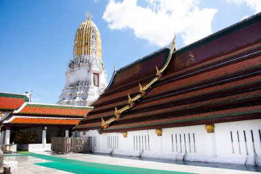 Vihara ubosot inşa etmek ve Taylandlı insanlar için Chedi stupa yapmak gezginleri ziyaret etmek Phra Phuttha Chinnarat buddha 'ya Wat Phra Si Rattana Mahathat' da ya da Phitsanulok, Tayland 'taki Yai Tapınağı' nda dua etmek
