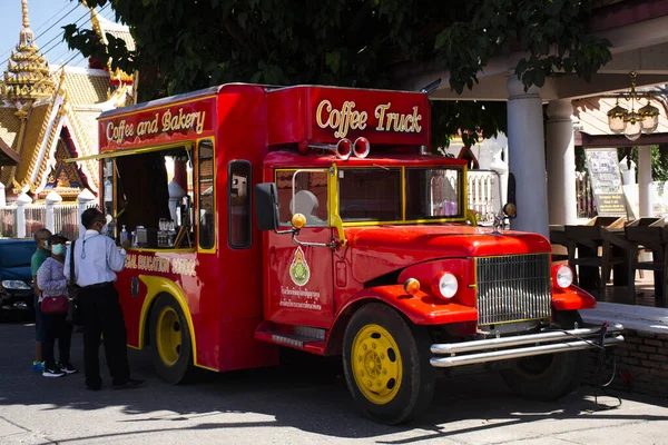 Σύγχρονη Ρετρό Φορτηγό Εκλεκτής Ποιότητας Τροφίμων Και Καφέ Καφέ Όχημα — Φωτογραφία Αρχείου