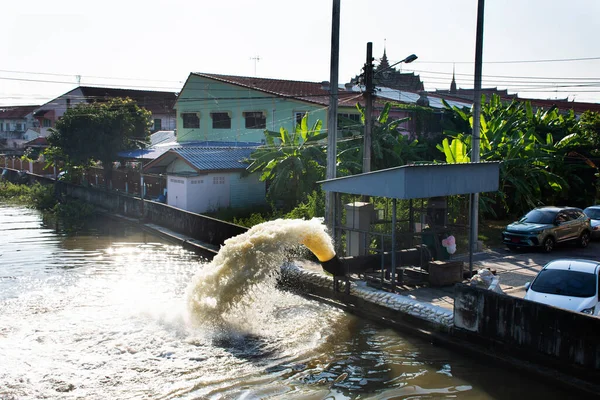 Acqua Stazione Controllo Delle Inondazioni Mentre Acqua Drenante Dal Villaggio — Foto Stock