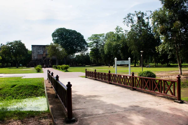 Zobacz Krajobraz Ogród Park Starożytne Ruiny Budynku Świątyni Wat Chum — Zdjęcie stockowe