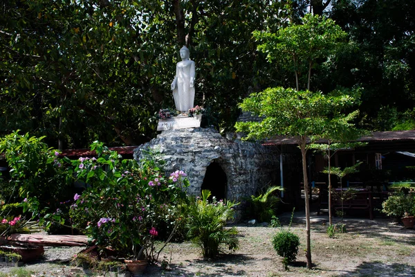 Antikke Buddhastatuer Steinhule Wat Thap Kradan Tempelet Thailandske Reisende Besøker – stockfoto