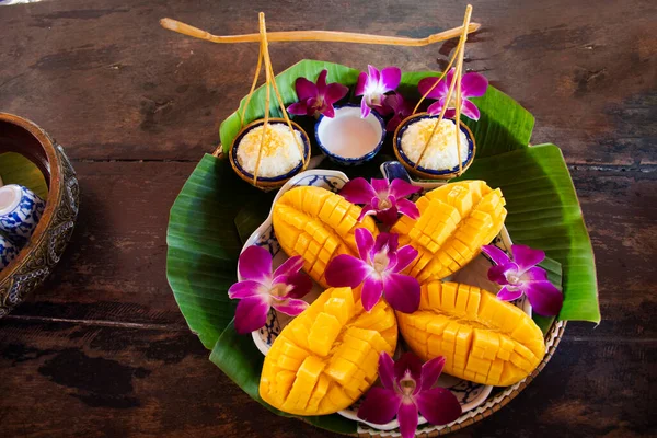 Lokale Thailändische Snacks Dessert Aus Speziell Gekochtem Mango Und Süßem — Stockfoto