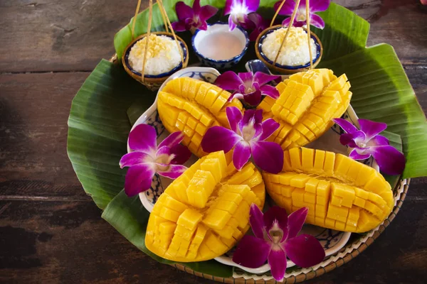 Lokalne Tajskie Przekąski Deser Specjalnie Gotowane Mango Słodki Kleisty Ryż — Zdjęcie stockowe