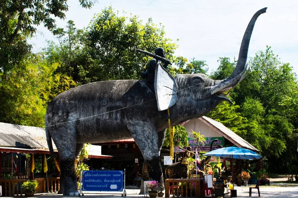 Luang Thuat Moine Bouddhiste Sur Les Créatures Éléphantes Légende Mythique — Photo