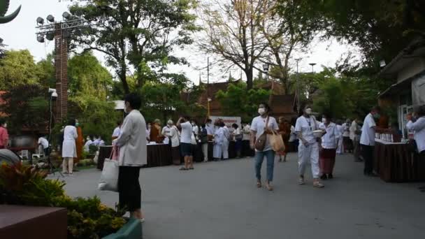 Tailandês Povo Praticante Observar Religioso Dharma Prática Juntar Tradição Mérito — Vídeo de Stock