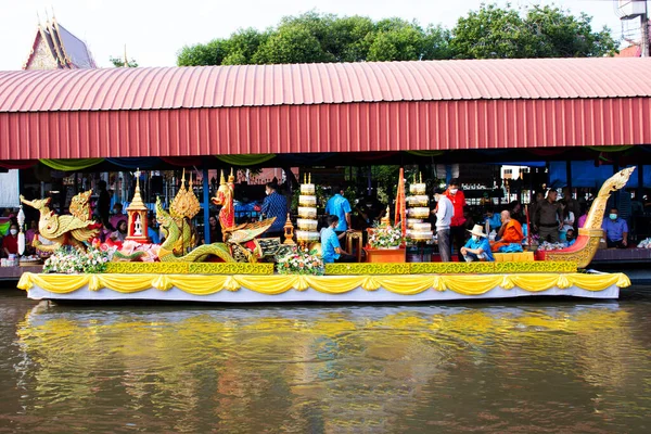 Pueblo Tailandés Viajero Extranjero Visita Une Ritual Mérito Tradición Ofrece — Foto de Stock