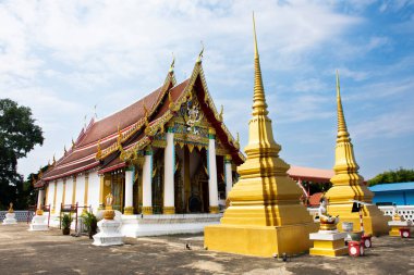 Eski bir bina stupa chedi ya da antik harabe Wat Huntra tapınağı. Tayland 'ın başkenti Ayutthaya' da 6 Kasım 2022 'de kutsanmış Buda mitolojisine saygı duyun.