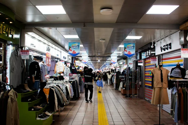 패션가 Jeju Chilsung Fashion Street Jeju Jungang Underground Shopping Center — 스톡 사진