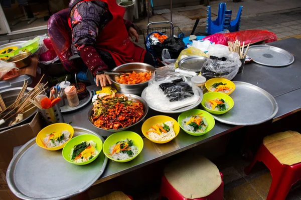 Vendedor Local Puesto Tradicional Gourmet Coreano Mercado Bazar Comida Callejera — Foto de Stock