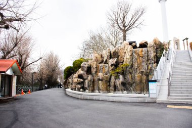 Kore halkı ve yabancı gezginler için Nampo dong 'daki Elmas Kulesi ve Yongdusan Parkı' nda 18 Şubat 2023 'te Güney Kore' nin Busan kentindeki Jung Gu şehrine yaptıkları gezi gezisinin tarihi noktaları.