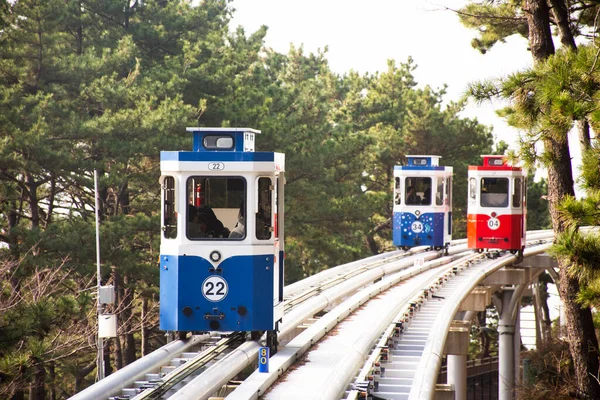Корейці Іноземні Мандрівники Подорожують Сидять Sky Capsule Tram Haeundae Blue — стокове фото