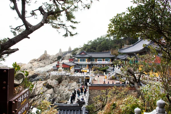 Kore Halkı Için Haedong Yonggungsa Tapınağı Kıyı Şeridi Manzarasına Bakın — Stok fotoğraf