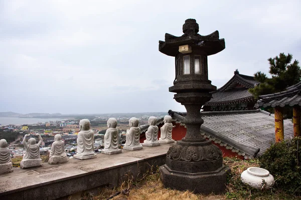Каменный Фонарь Античный Корейский Стиль Небольшая Статуя Будды Смотровой Площадке — стоковое фото