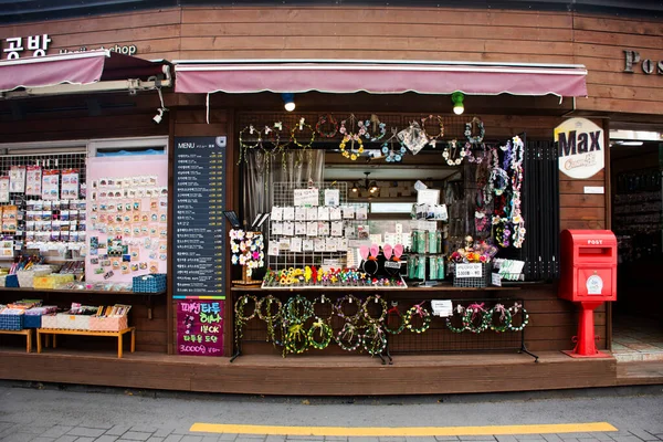 Pamiątki Prezenty Produkty Lokalnym Sklepie Dla Koreańczyków Podróżujący Zagraniczni Odwiedzają — Zdjęcie stockowe