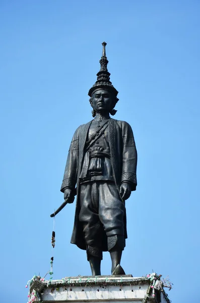 Король Сомдет Пхра Нарай Махарат Великой Статуи Раматхибоди Iii Памятник — стоковое фото