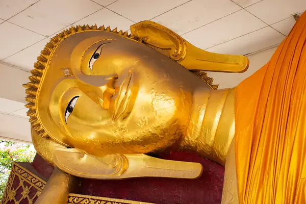 Будда Осідлав Статую Ват Або Храм Пха Нанг Руа Лом — стокове фото