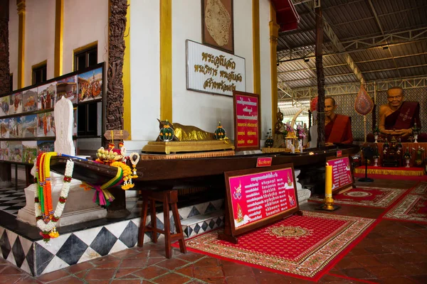 Antike Ruinenbuddha Antiken Ubosot Des Wat Phra Non Chakkrasi Worawihan — Stockfoto