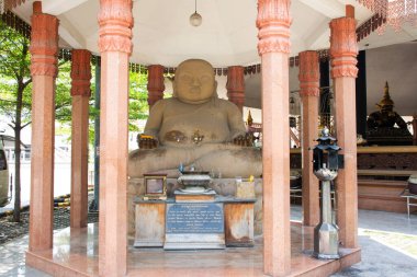 Tayland halkı için Gautama Budist veya Gautama Maha Katyayana Budizmi veya Phra sangkajai buddha, 18 Mayıs 2023 'te Nakhon Pathom Tayland' da bulunan Si Sa Thong tapınağını ziyaret edip namaz kılın.