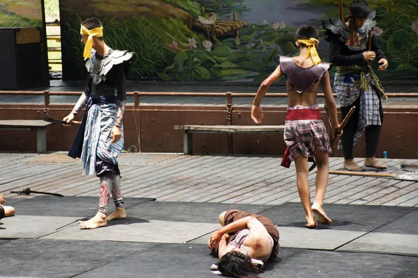 Актрисы Женщины Актеры Представили Традиционную Тайскую Военную Историю Античном Местном — стоковое фото